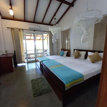 Blue Sands Beach Resort Passikudah Exterior foto